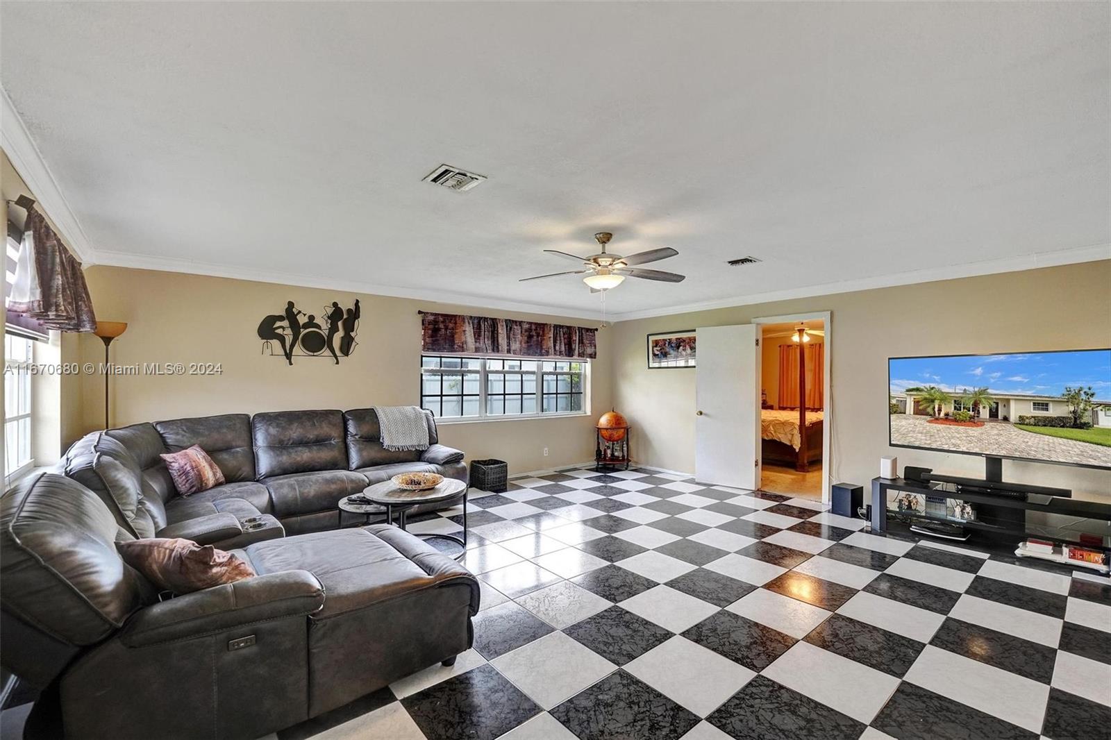 Listing Photo 17