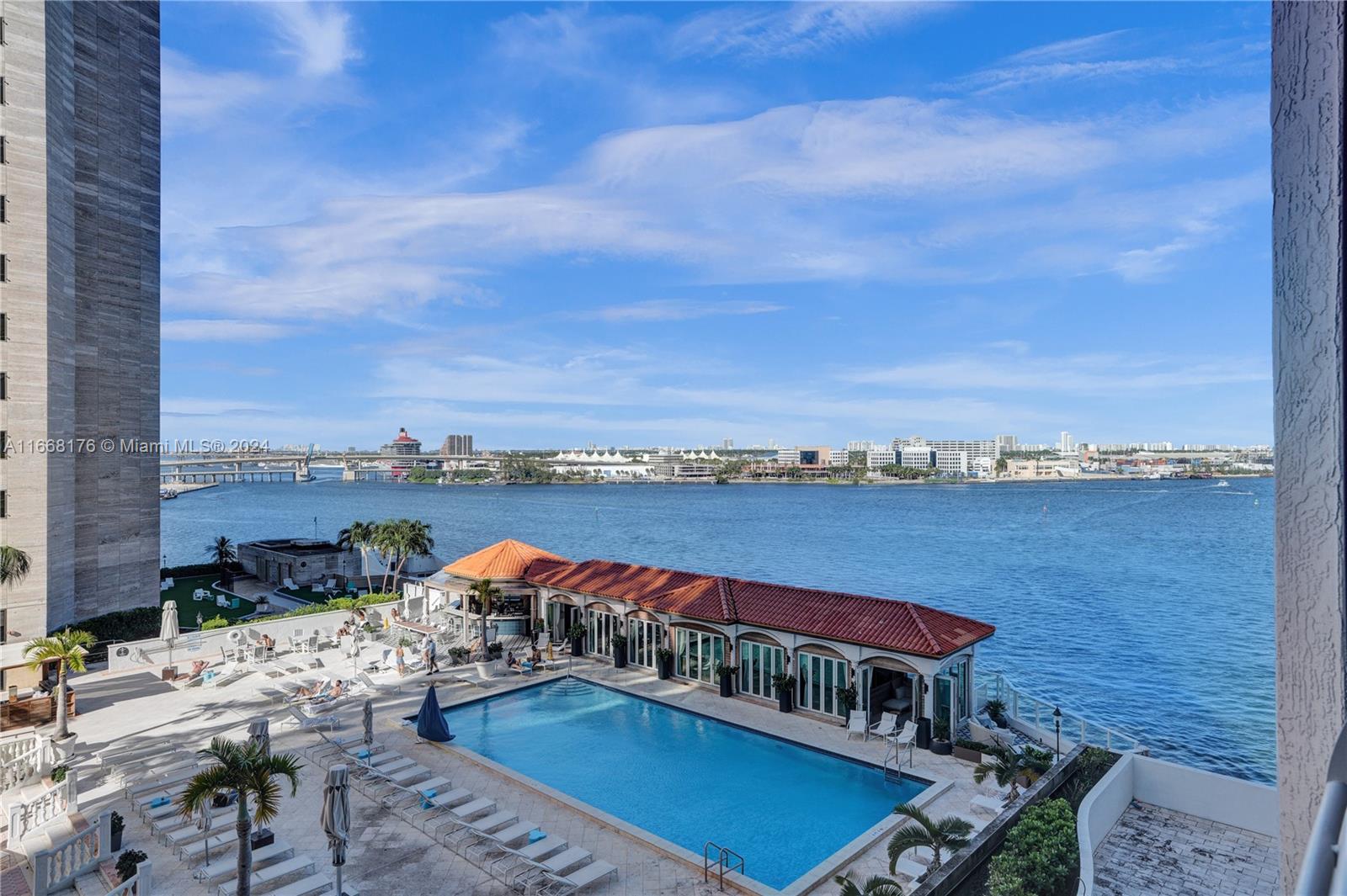 335 S Biscayne Blvd #1008, Miami FL 33131