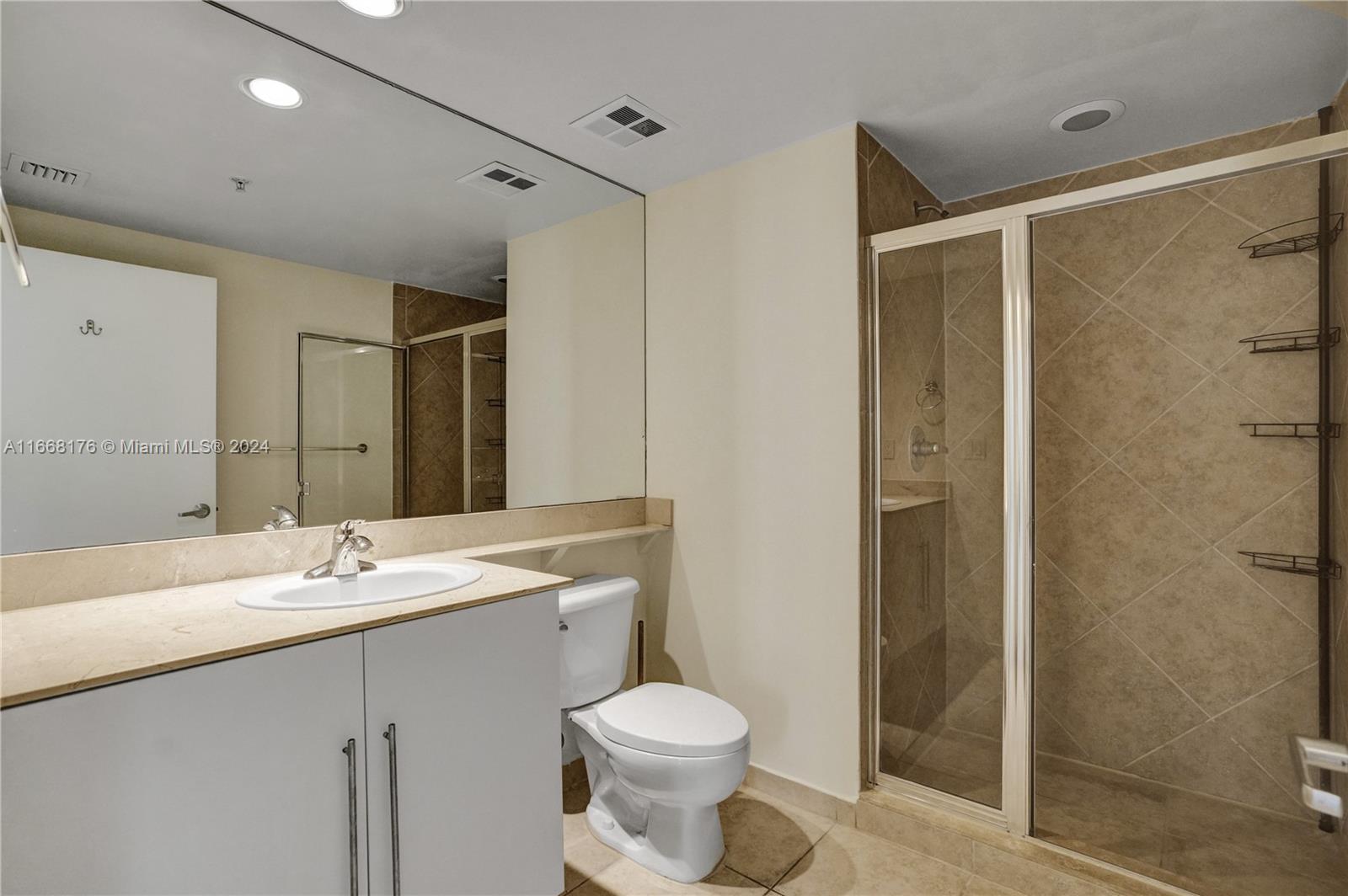 335 S Biscayne Blvd #1008, Miami FL 33131