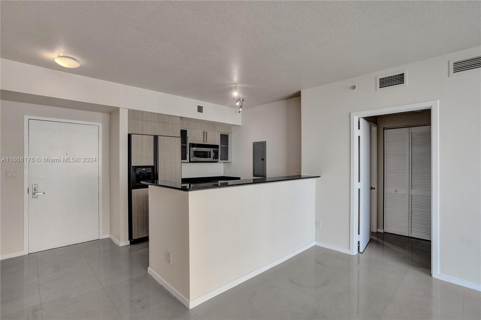 335 S Biscayne Blvd #1008, Miami FL 33131