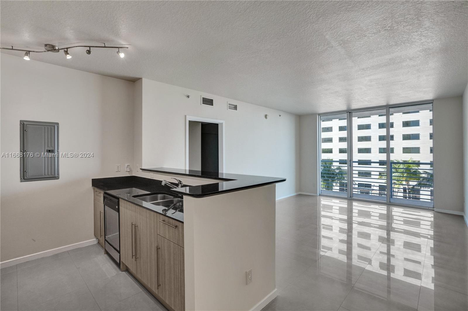 335 S Biscayne Blvd #1008, Miami FL 33131
