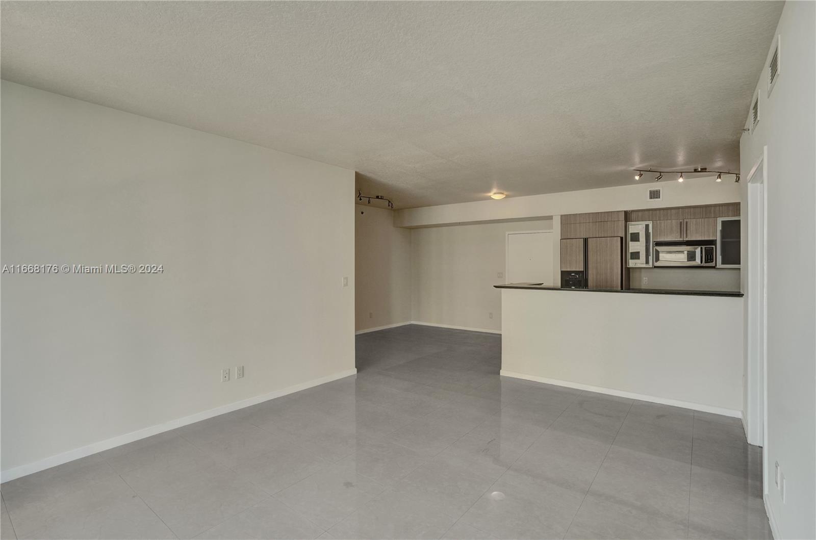335 S Biscayne Blvd #1008, Miami FL 33131