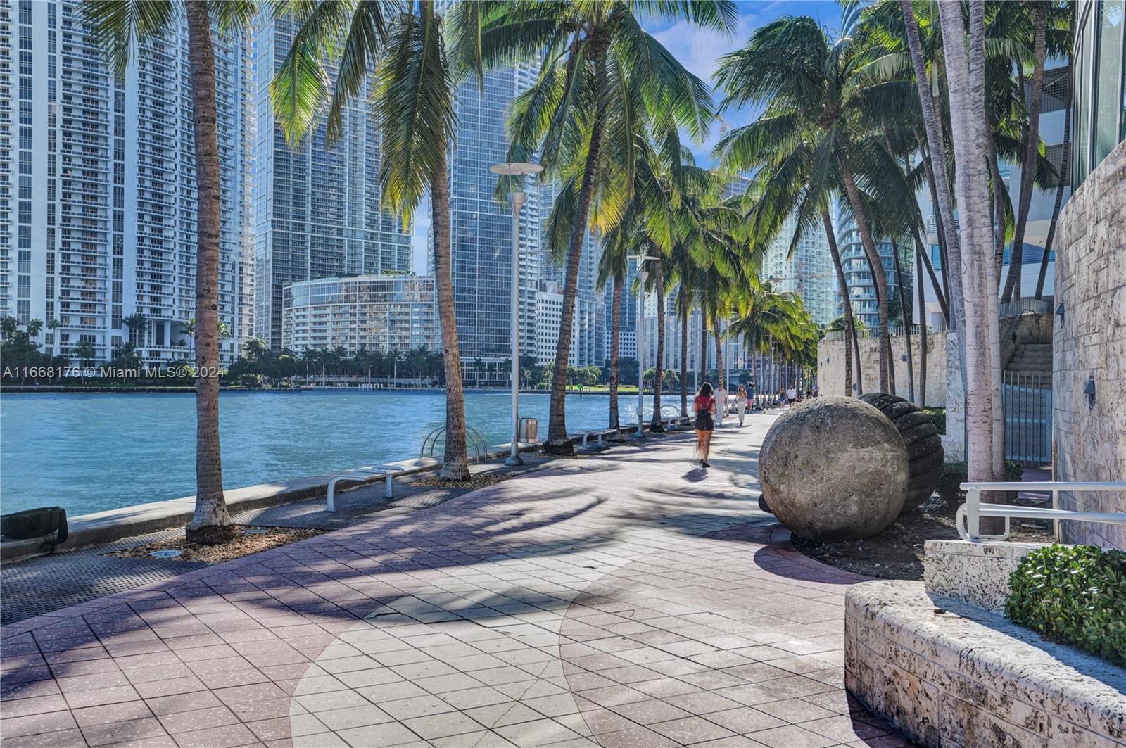 335 S Biscayne Blvd #1008, Miami FL 33131