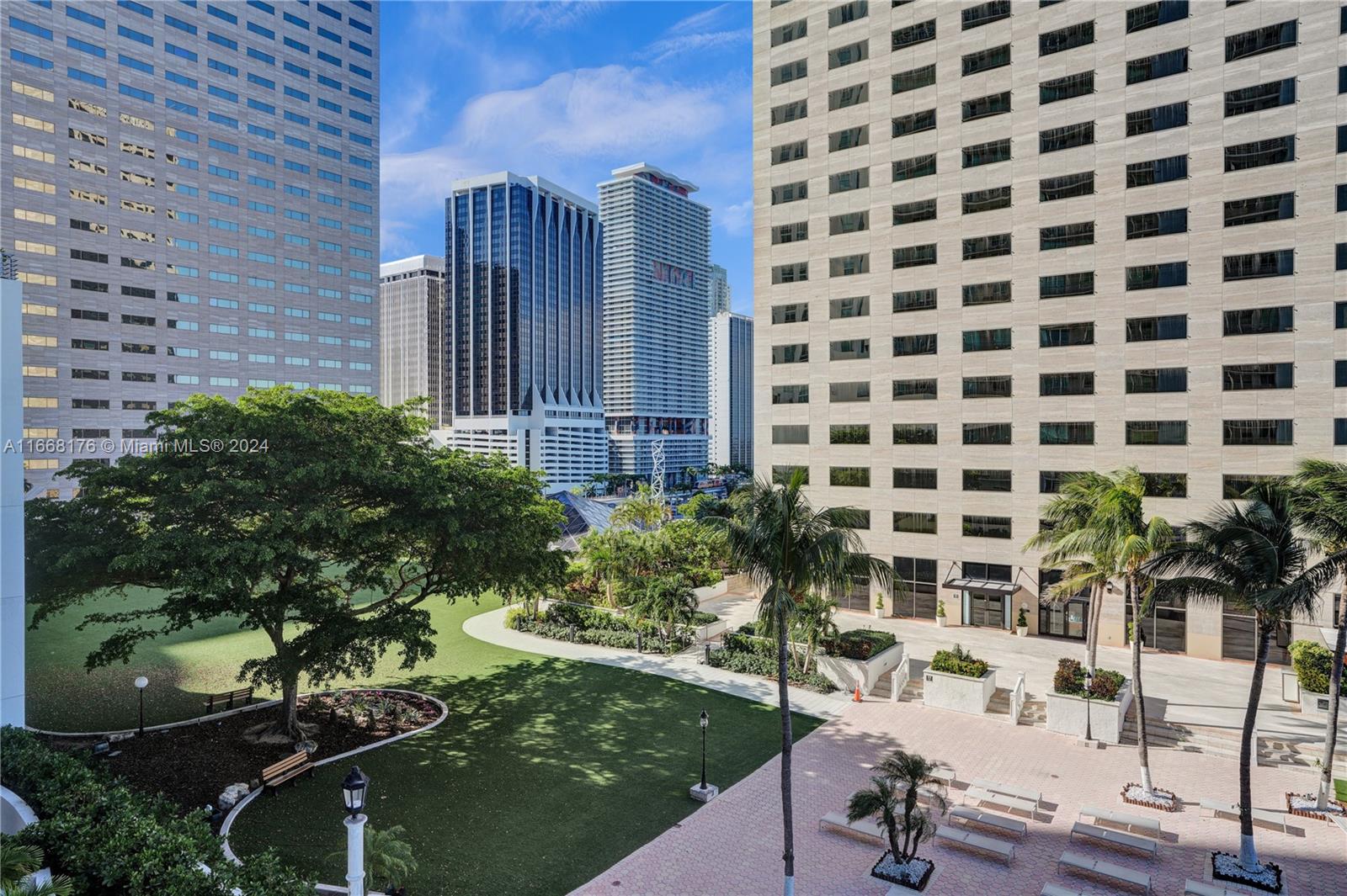 335 S Biscayne Blvd #1008, Miami FL 33131