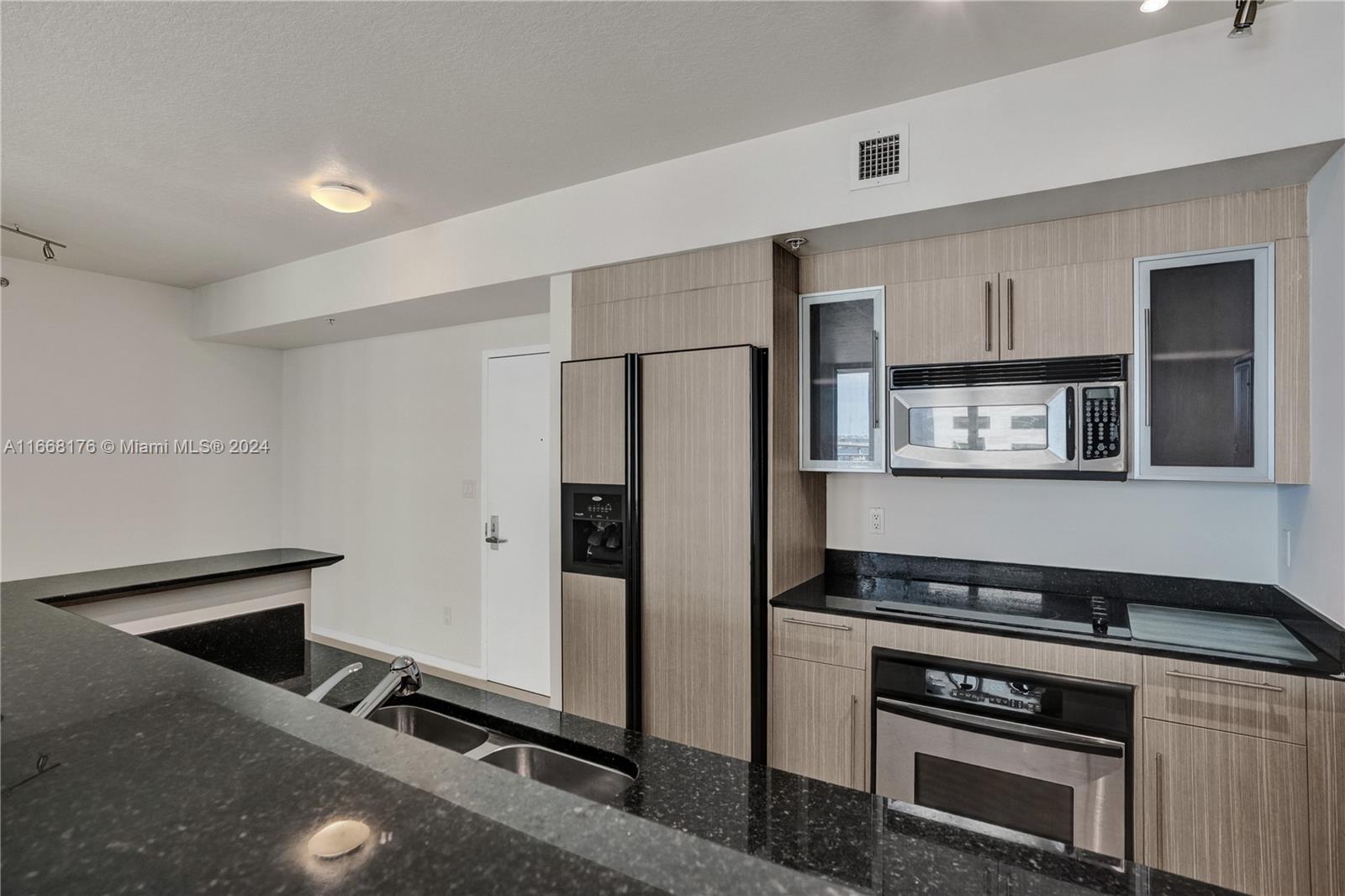 335 S Biscayne Blvd #1008, Miami FL 33131