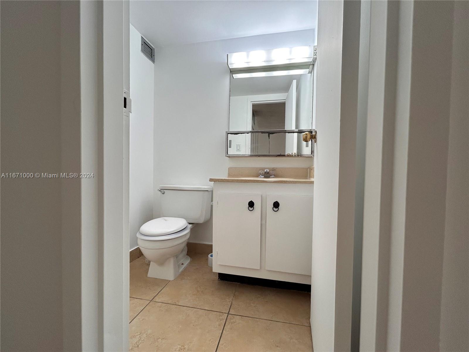 16919 N Bay Rd #204, Sunny Isles Beach, Florida image 19