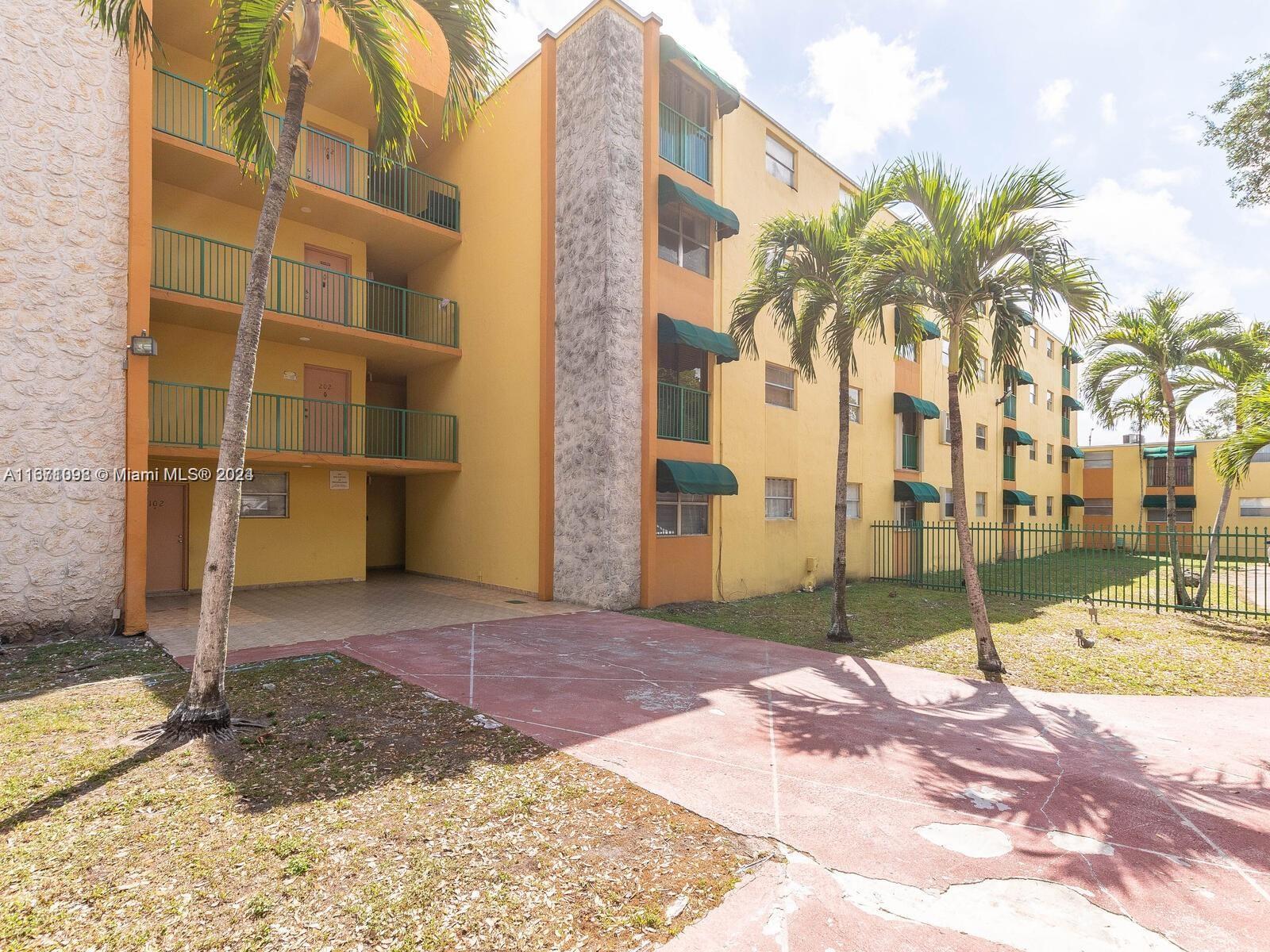 666 W 81st St #204, Hialeah, Florida image 3