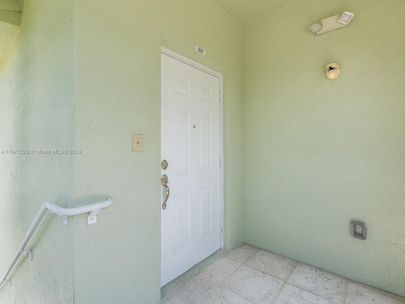 2731 NE 3rd Dr #201, Homestead, Florida image 3