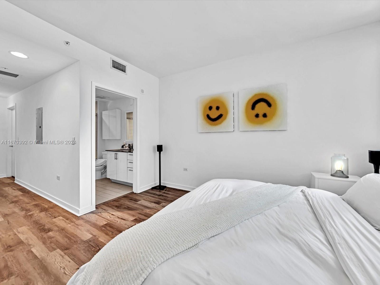 999 SW 1st Ave #1801, Miami FL 33130