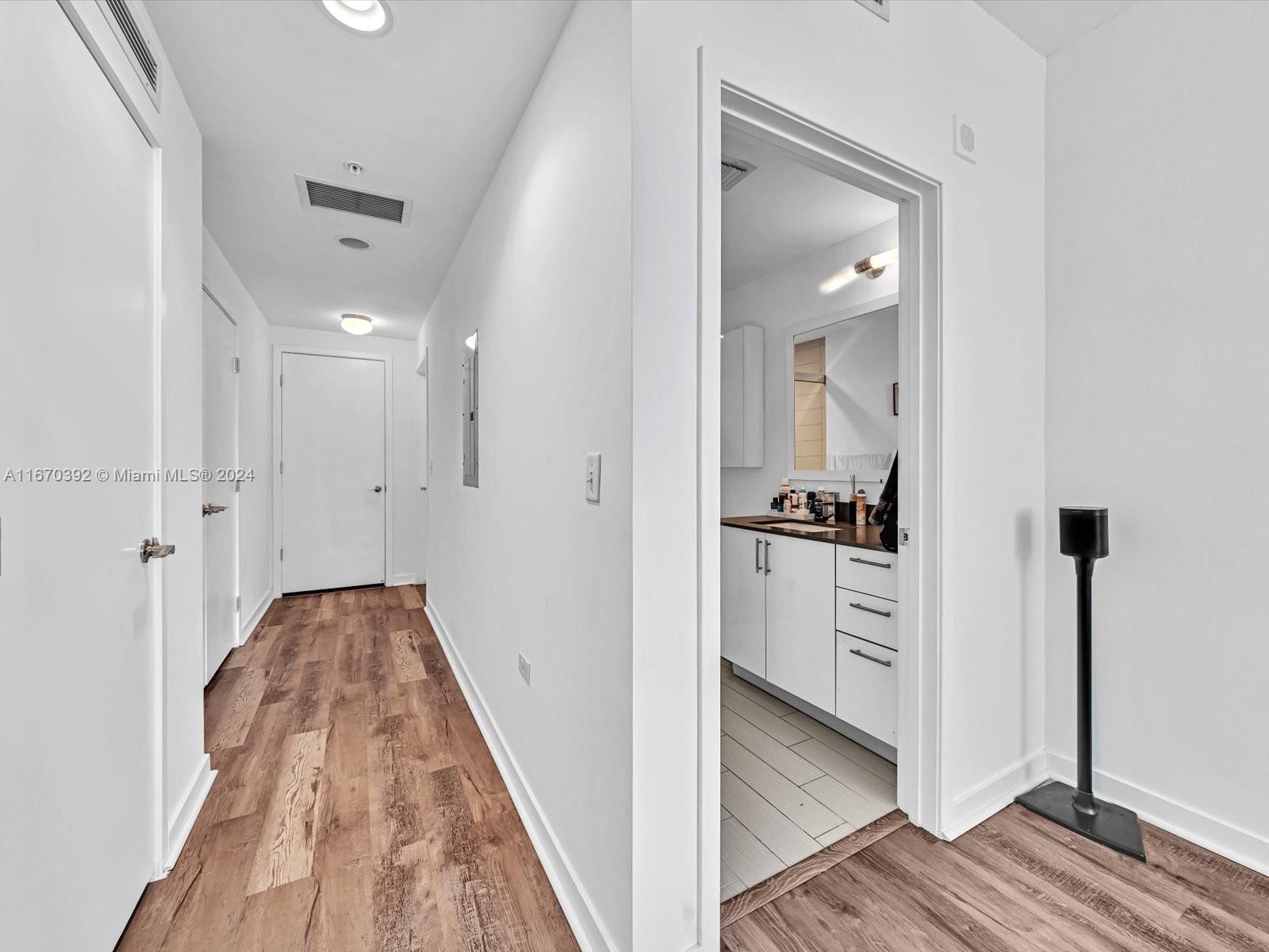 999 SW 1st Ave #1801, Miami FL 33130
