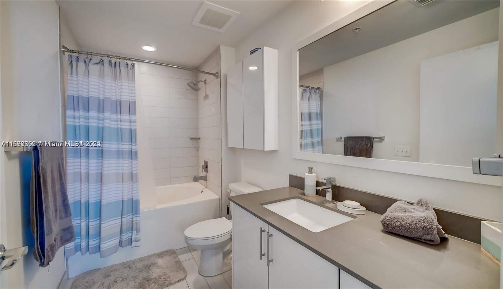 999 SW 1st Ave #1801, Miami FL 33130