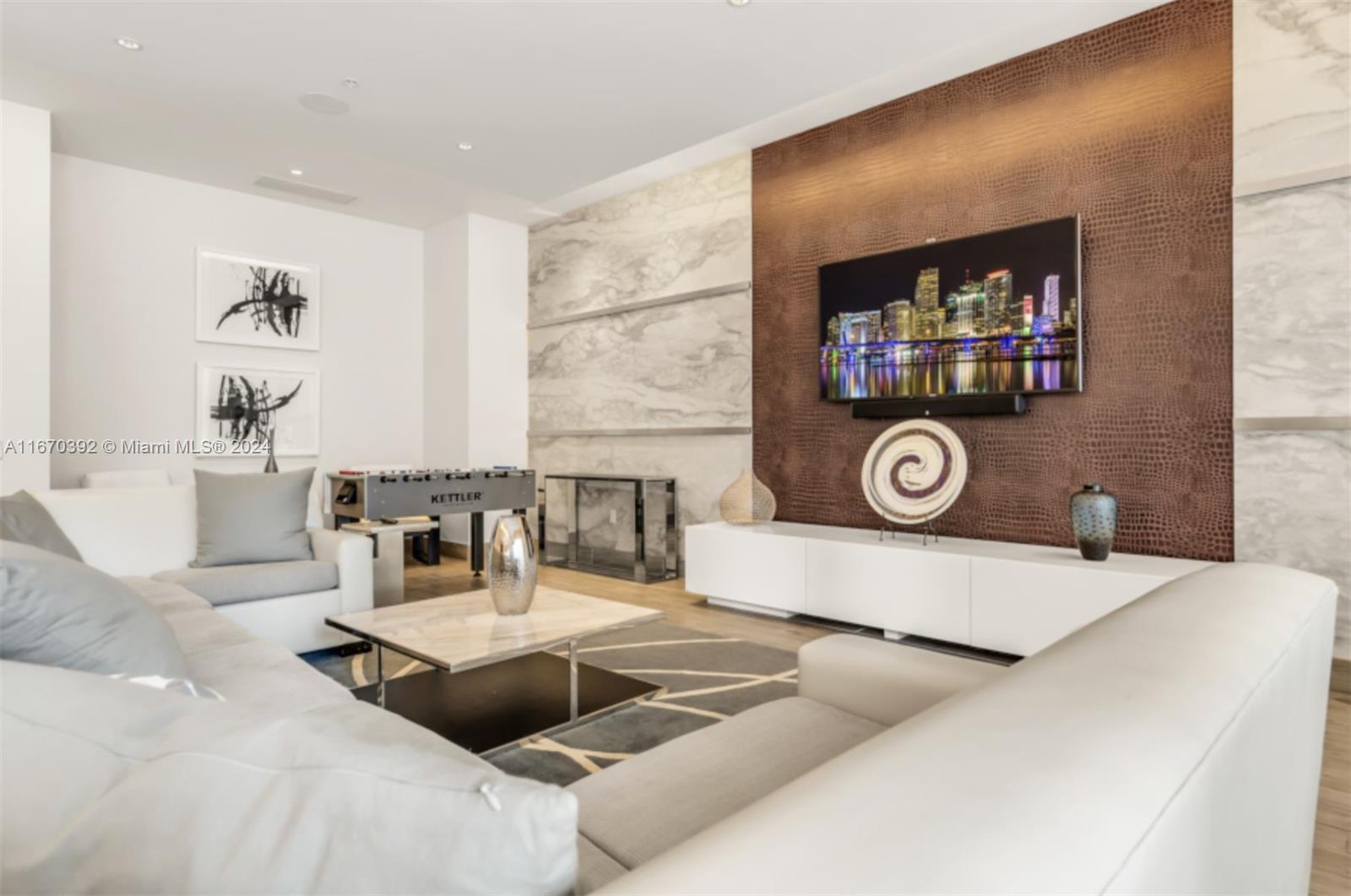 999 SW 1st Ave #1801, Miami FL 33130