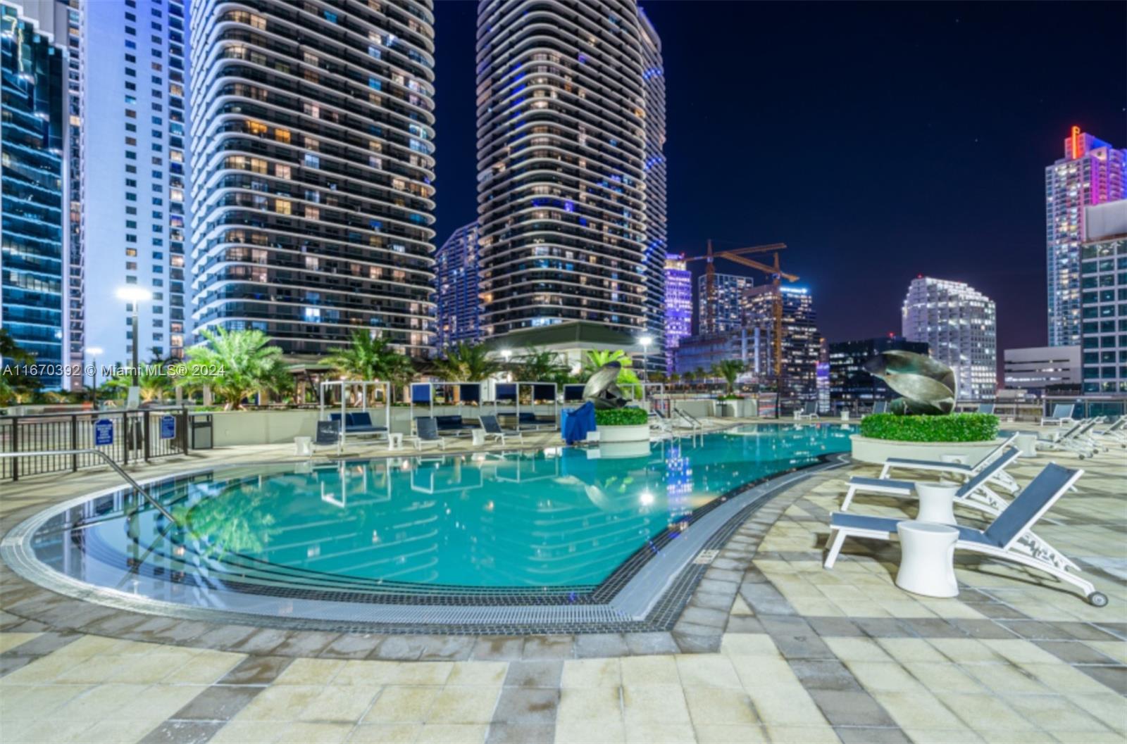 999 SW 1st Ave #1801, Miami FL 33130