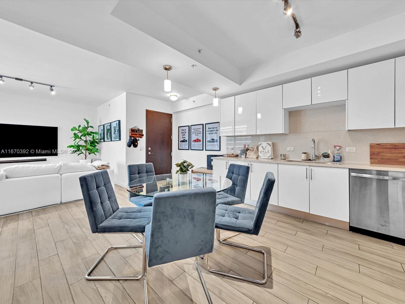 999 SW 1st Ave #1801, Miami FL 33130