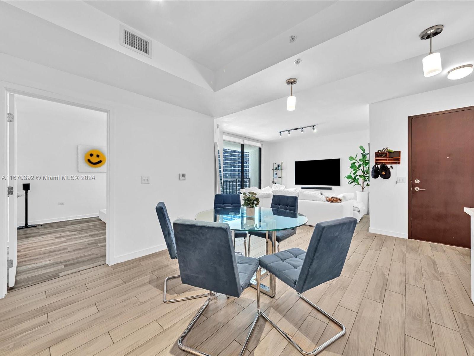 999 SW 1st Ave #1801, Miami FL 33130