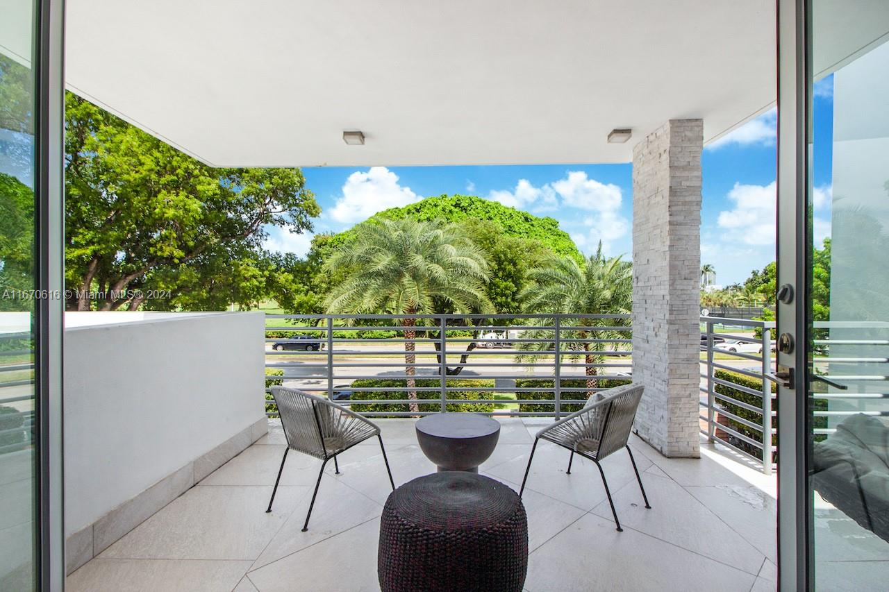 2382 Alton Rd, Miami Beach, Florida image 18