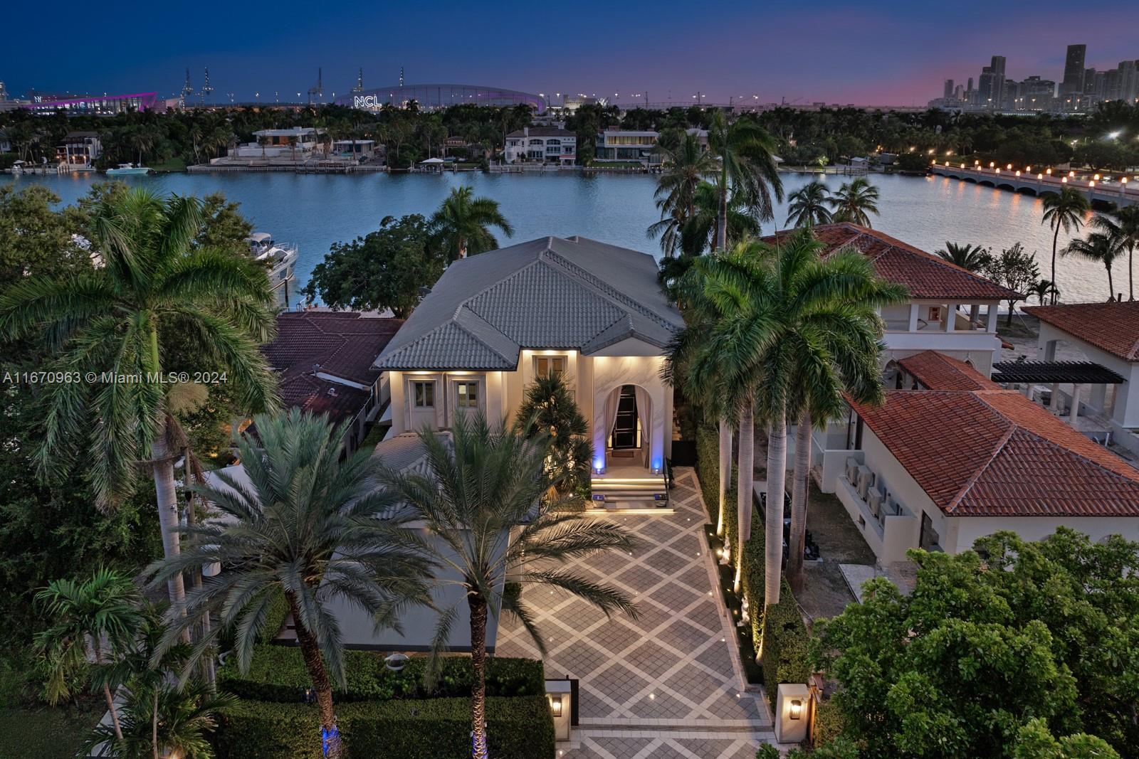 176 S Hibiscus Dr  For Sale A11670963, FL