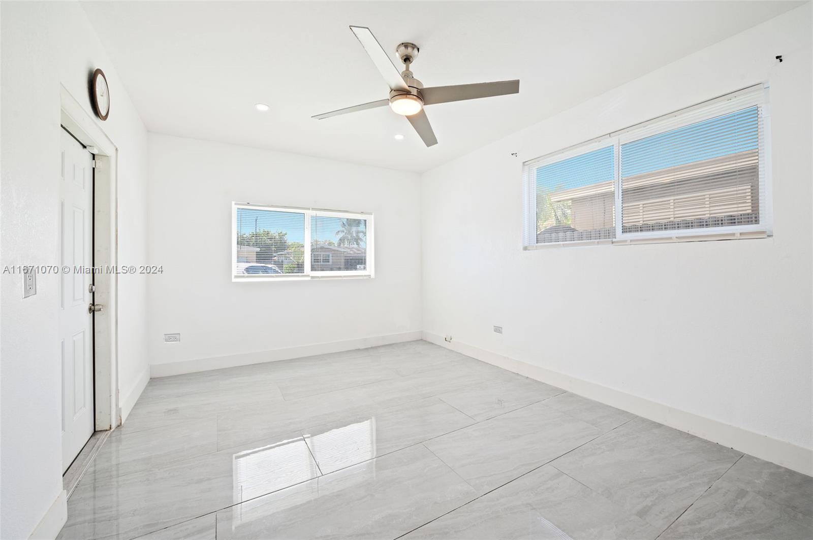 Listing Photo 14