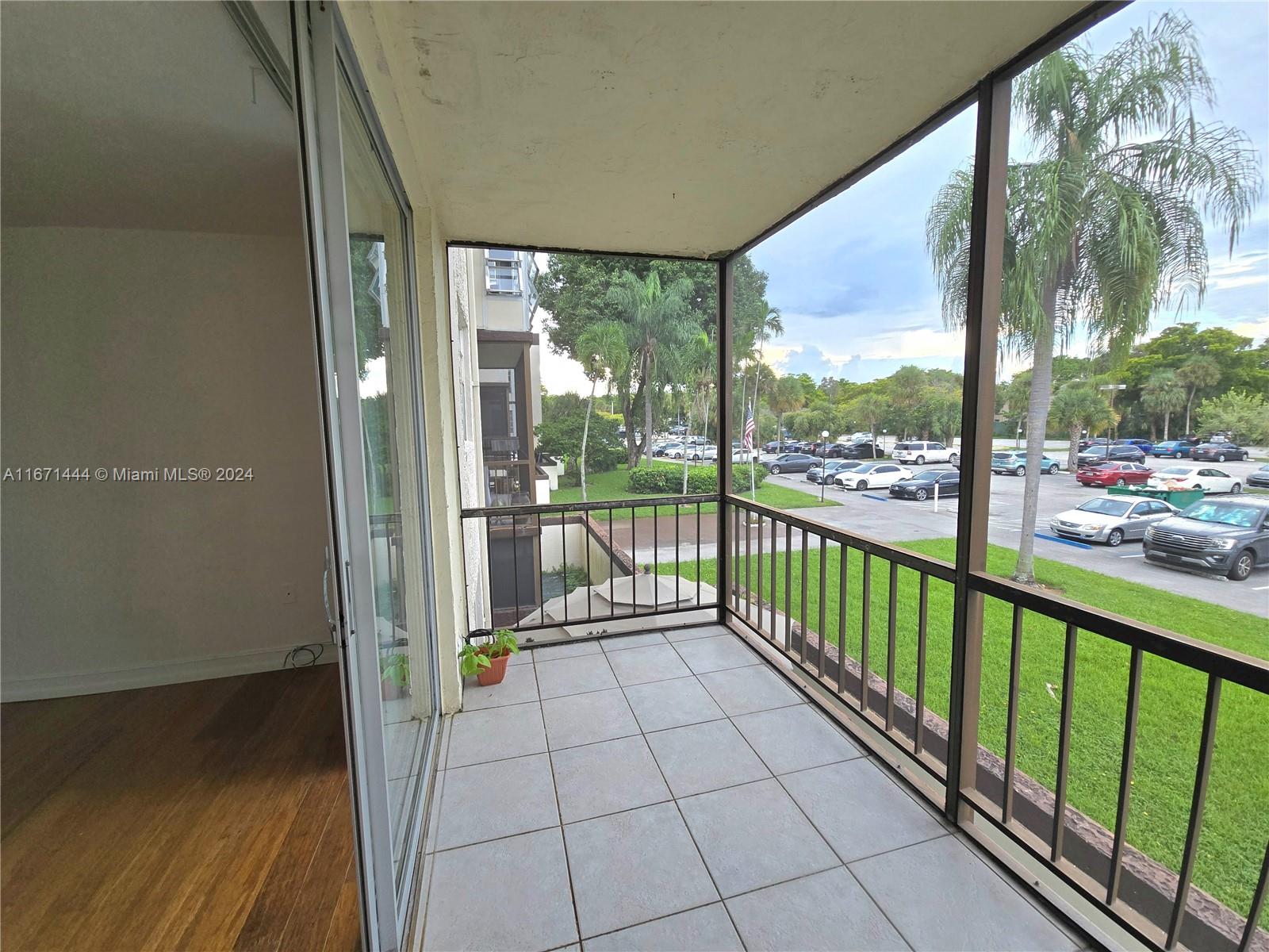 7100 NW 17th St #216, Plantation, Florida image 4