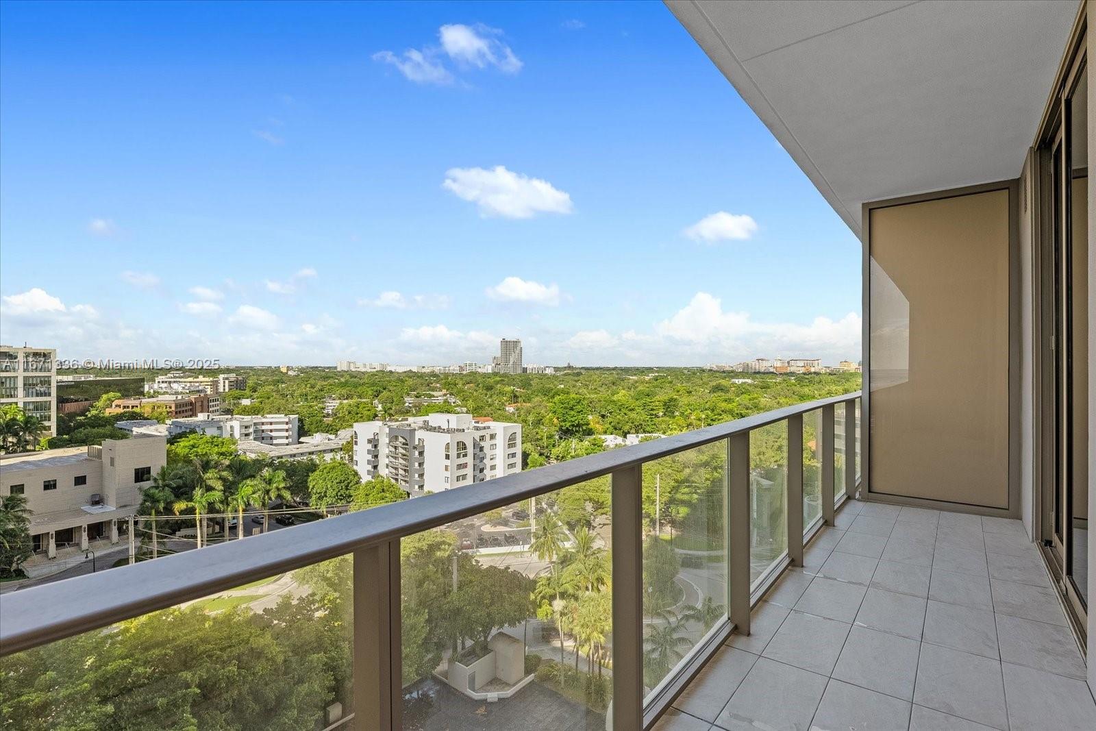 2678 Tigertail Ave #909