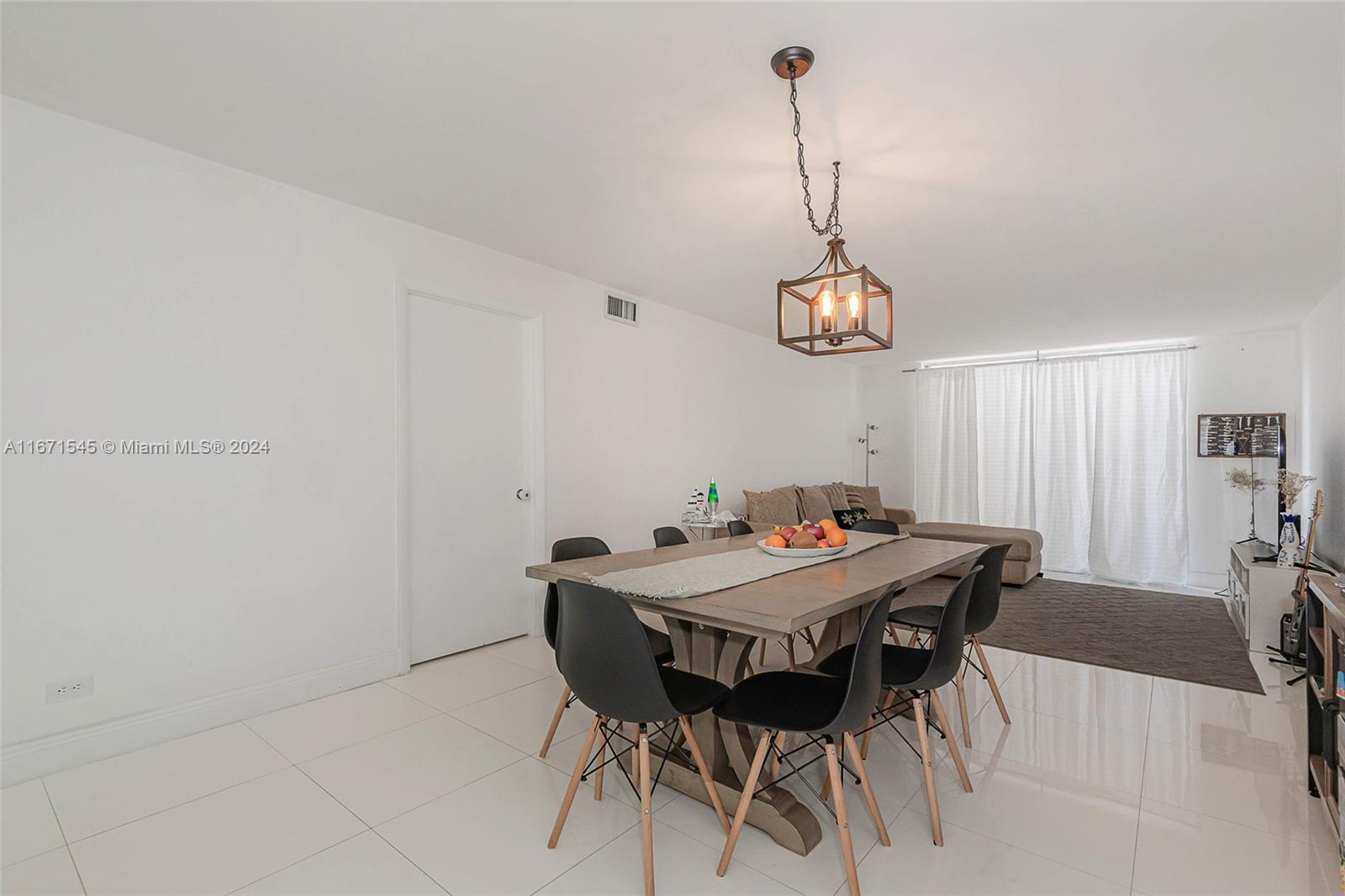 6039 Collins Ave #307, Miami Beach, Florida image 2