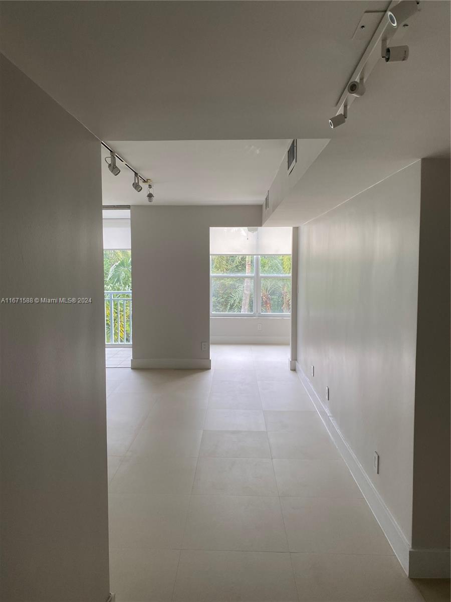 607 Ocean Dr #2J, Key Biscayne, Florida image 2