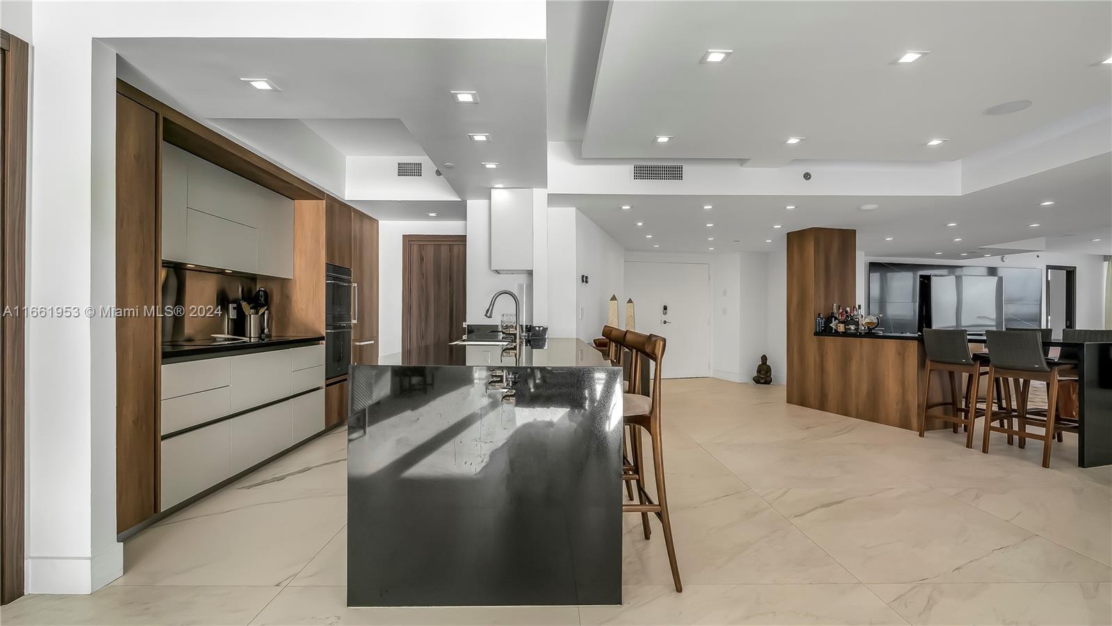450 Alton Rd #901-902, Miami Beach FL 33139