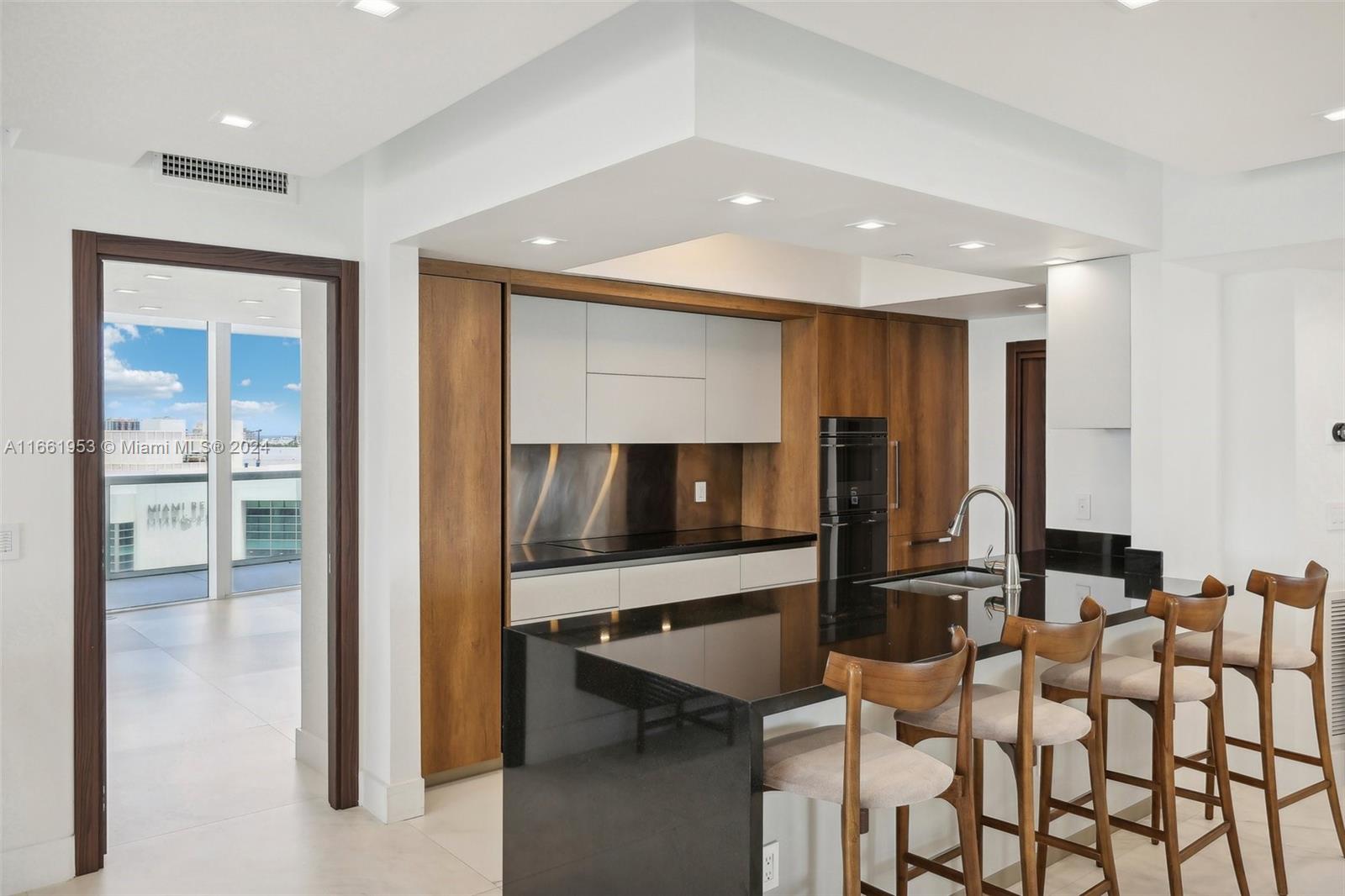 450 Alton Rd #901-902, Miami Beach FL 33139