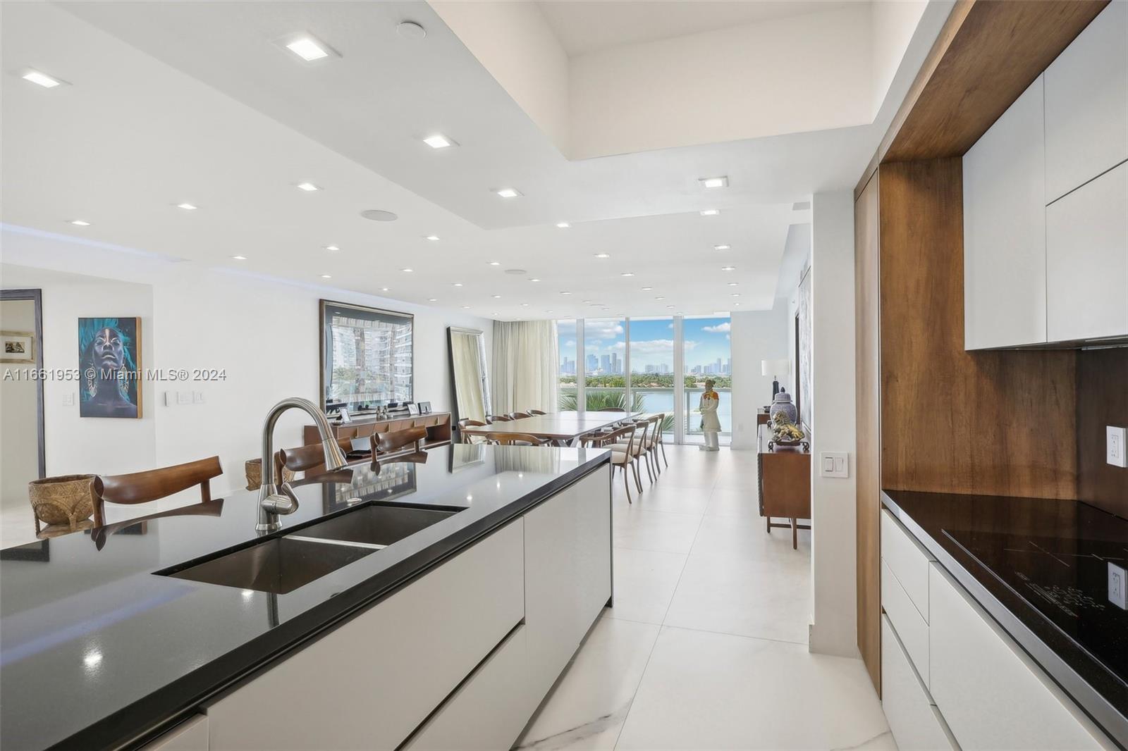 450 Alton Rd #901-902, Miami Beach FL 33139