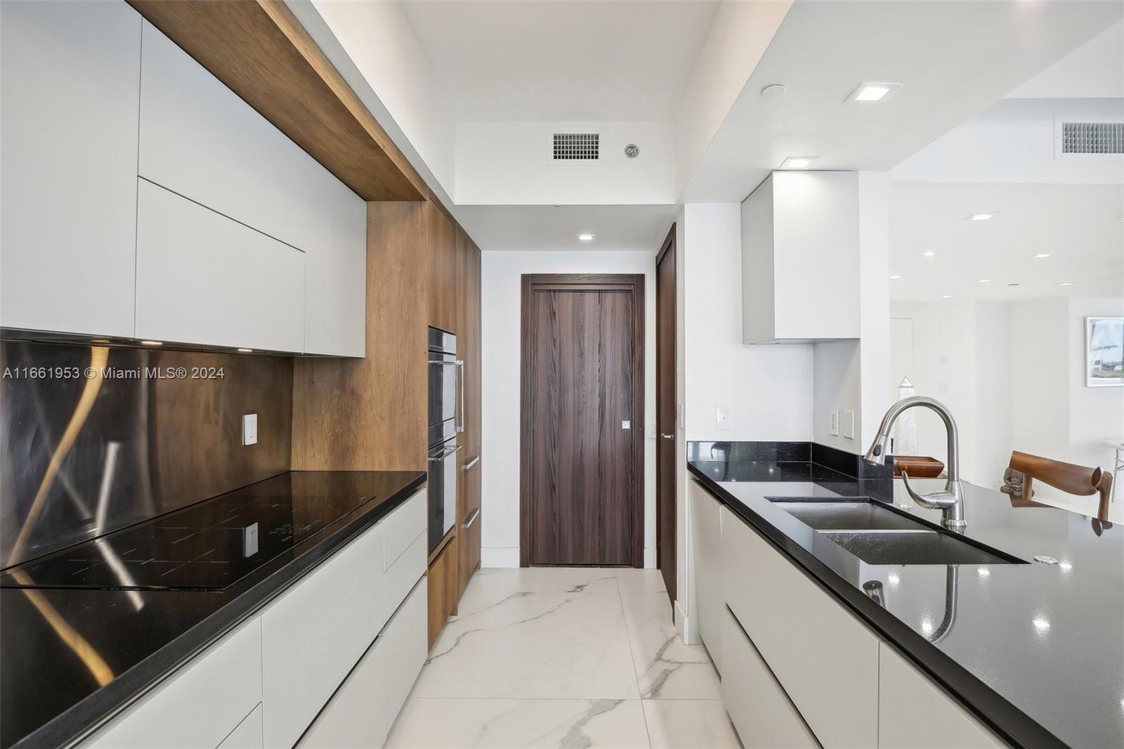 450 Alton Rd #901-902, Miami Beach FL 33139
