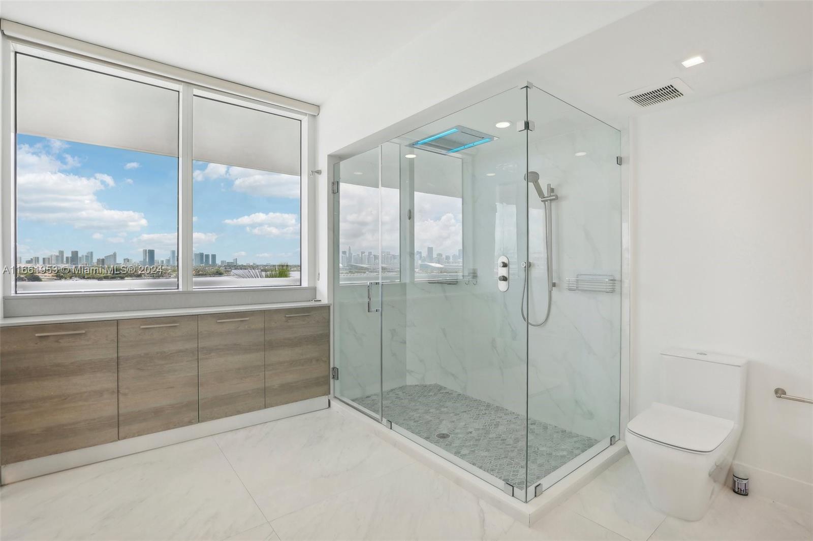 450 Alton Rd #901-902, Miami Beach FL 33139