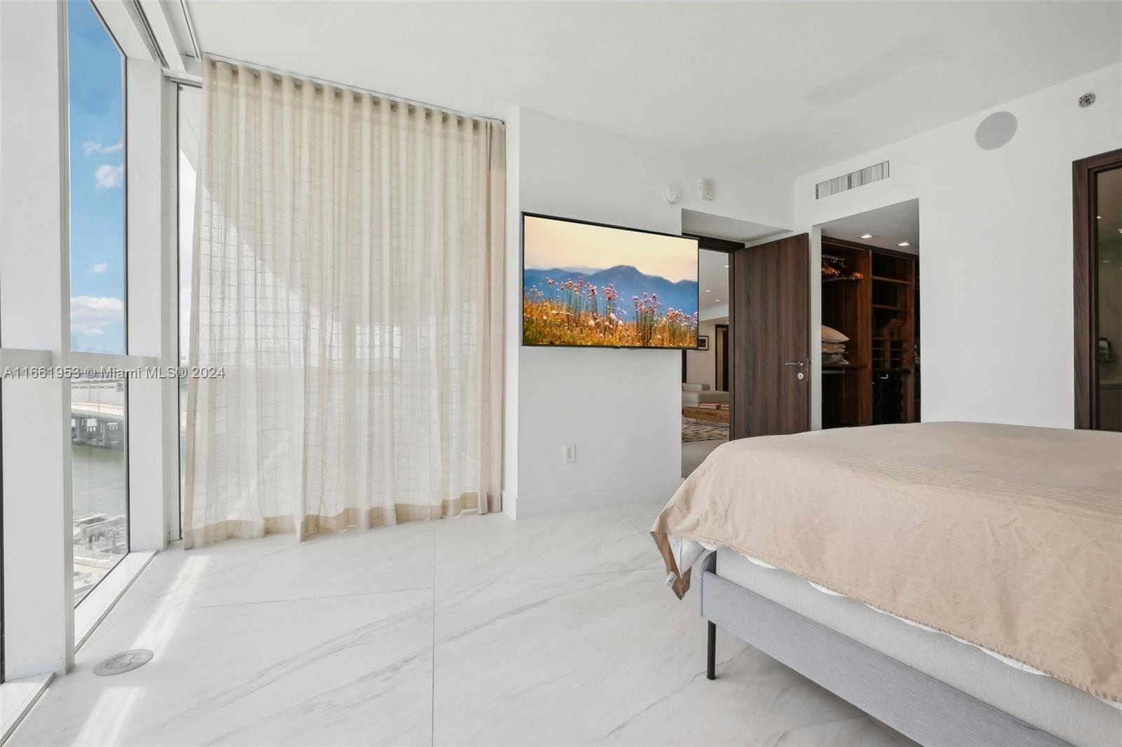 450 Alton Rd #901-902, Miami Beach FL 33139