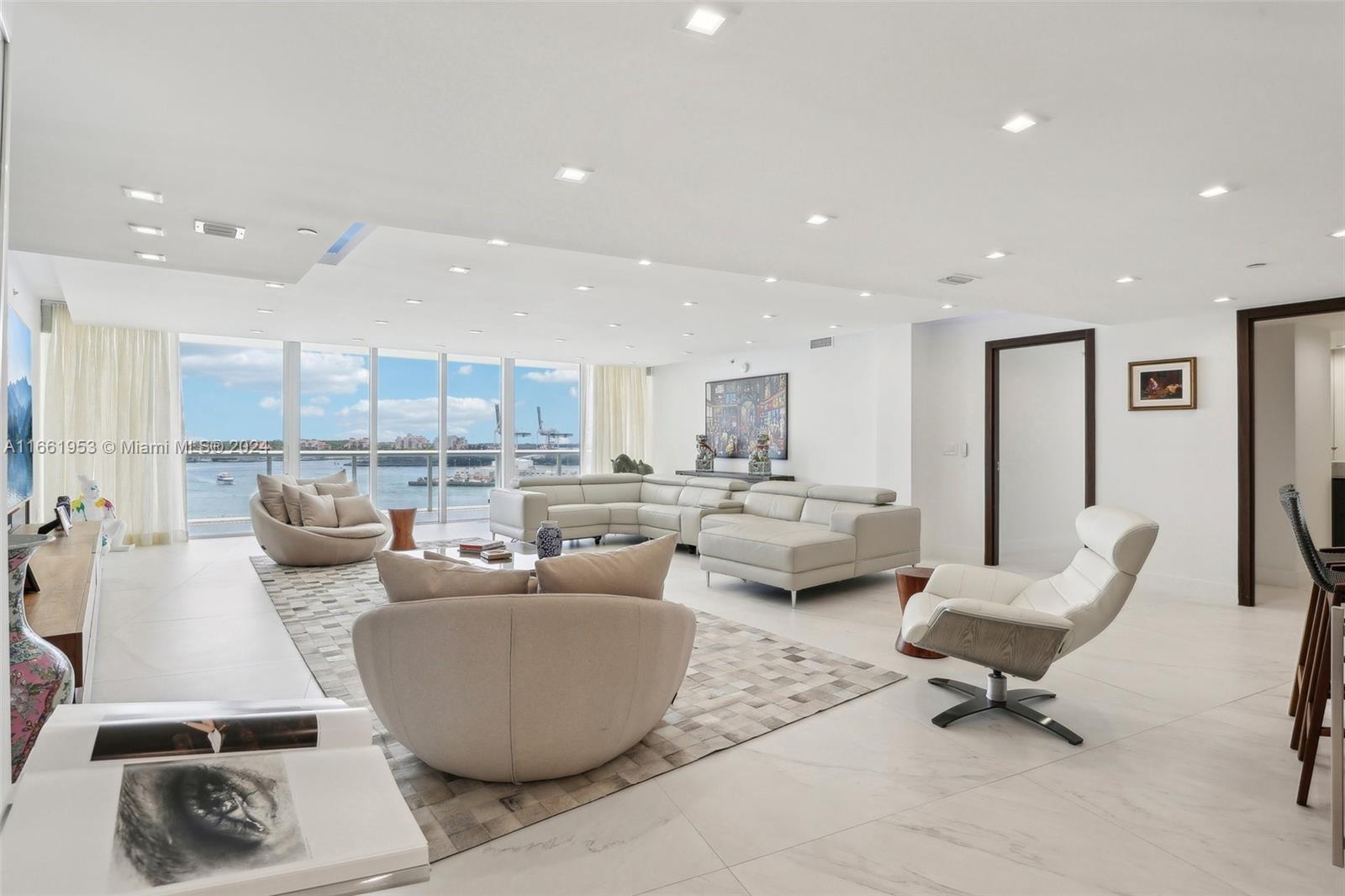 450 Alton Rd #901-902, Miami Beach FL 33139