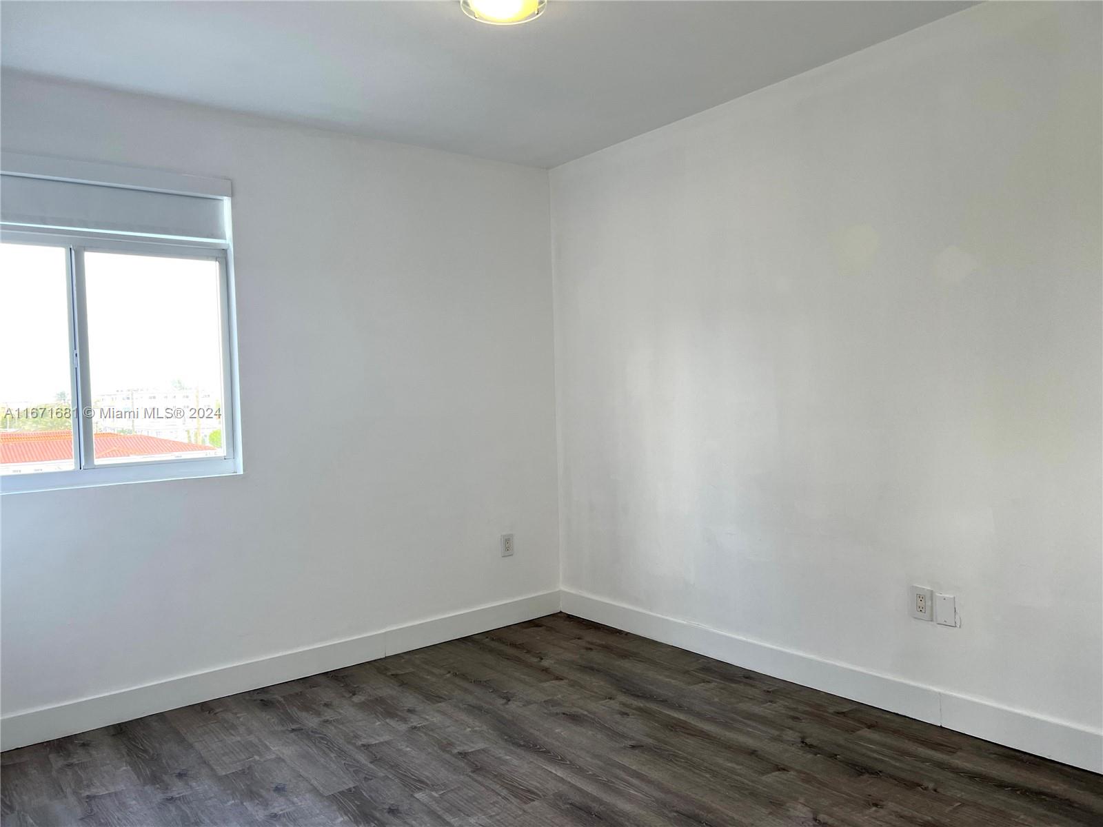 7700 Tatum Waterway Dr #403, Miami Beach FL 33141