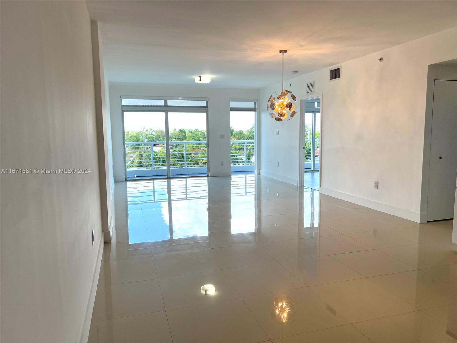 7700 Tatum Waterway Dr #403, Miami Beach FL 33141
