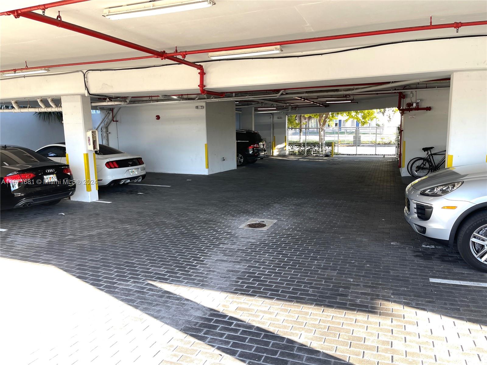7700 Tatum Waterway Dr #403, Miami Beach FL 33141