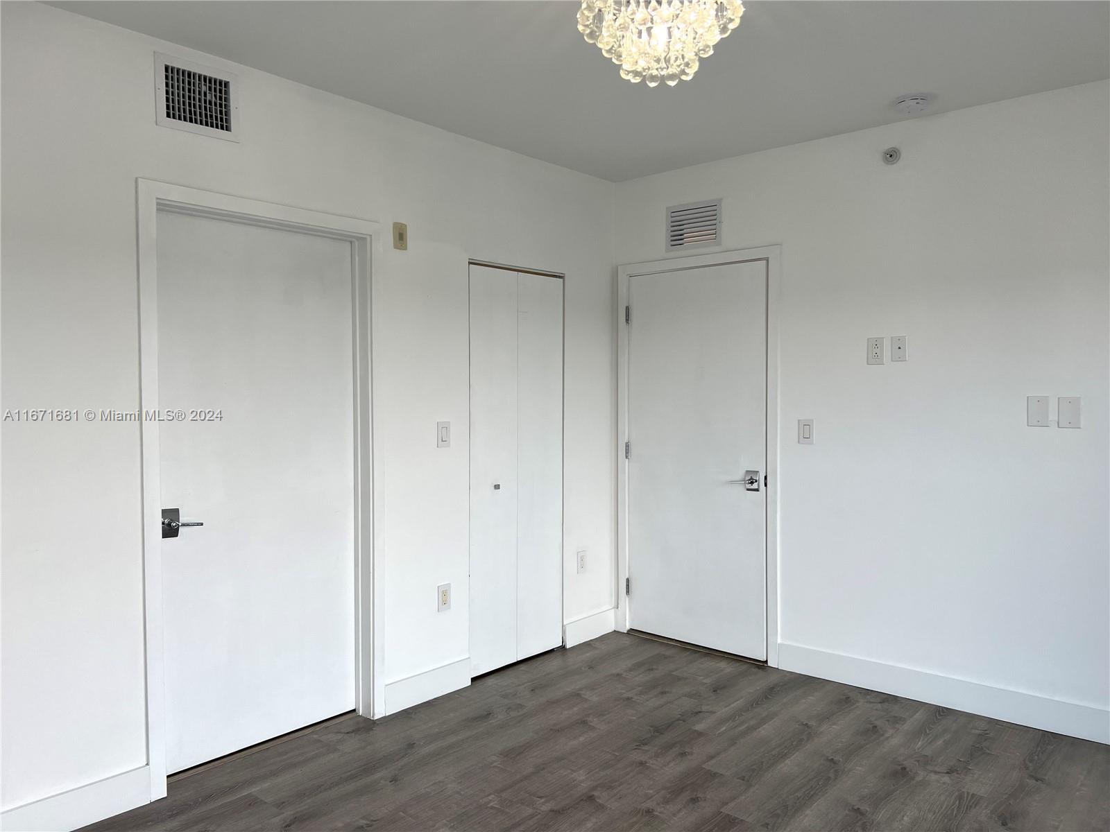7700 Tatum Waterway Dr #403, Miami Beach FL 33141