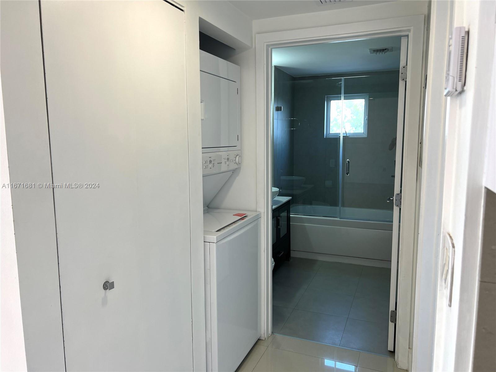 7700 Tatum Waterway Dr #403, Miami Beach FL 33141