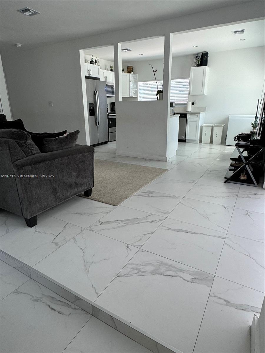 1829 NE 176th St, North Miami Beach, Florida image 10