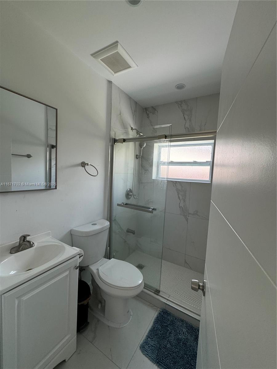 1829 NE 176th St, North Miami Beach, Florida image 11