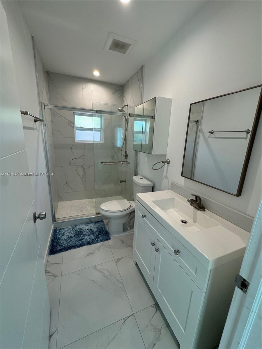 1829 NE 176th St, North Miami Beach, Florida image 24