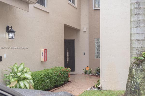 16350 Malibu Dr #33, Weston, Florida image 2