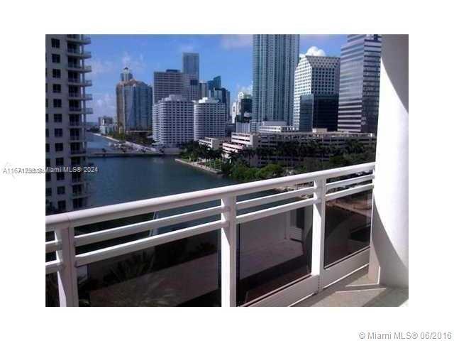 Beautiful 1 bedroom and 1,5 baths unit at Carbonell in Brickell Key. Unit has top-of-the-line appliances, marble floors. Nice View to the southeast and southwest. Unit has 1 assigned parking space. Extensive amenities include a modern gym, racquetball courts, tennis courts, swimming pool, indoor playground, and 24-hour valet, concierge and security. Centrally located. Minutes away from Brickell Financial District, Mary Brickell Village, Brickell City Centre, Metrorail, Metro Mover and all major highways. Unit is rented until March 31st, 2025 for $4,000 per month