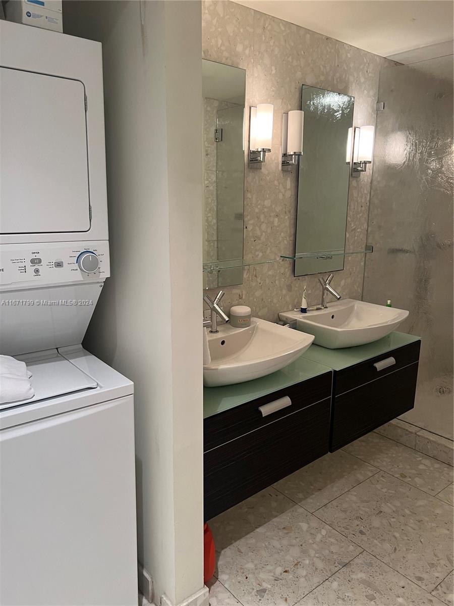 901 Brickell Key Blvd #1502, Miami FL 33131