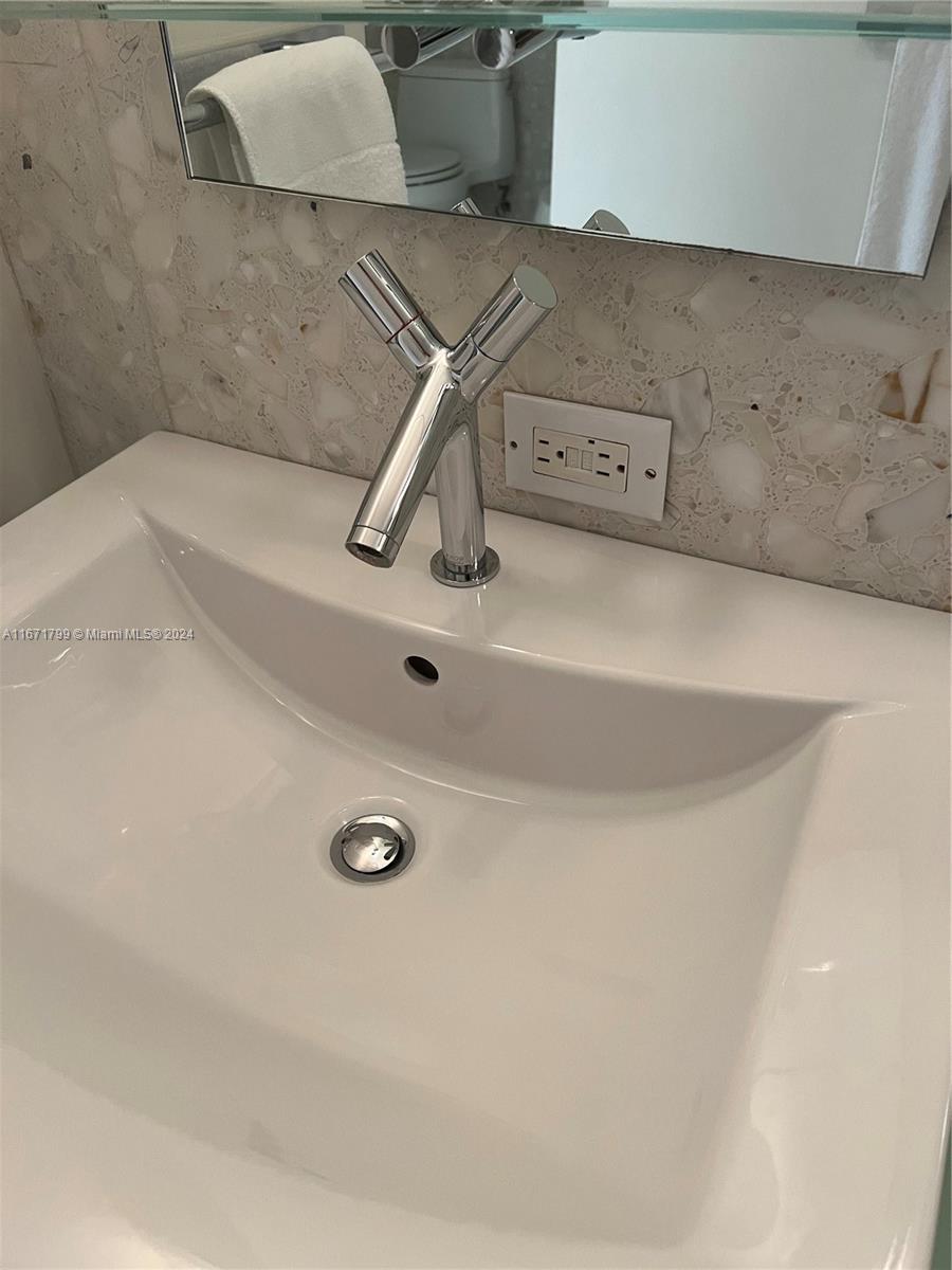 901 Brickell Key Blvd #1502, Miami FL 33131