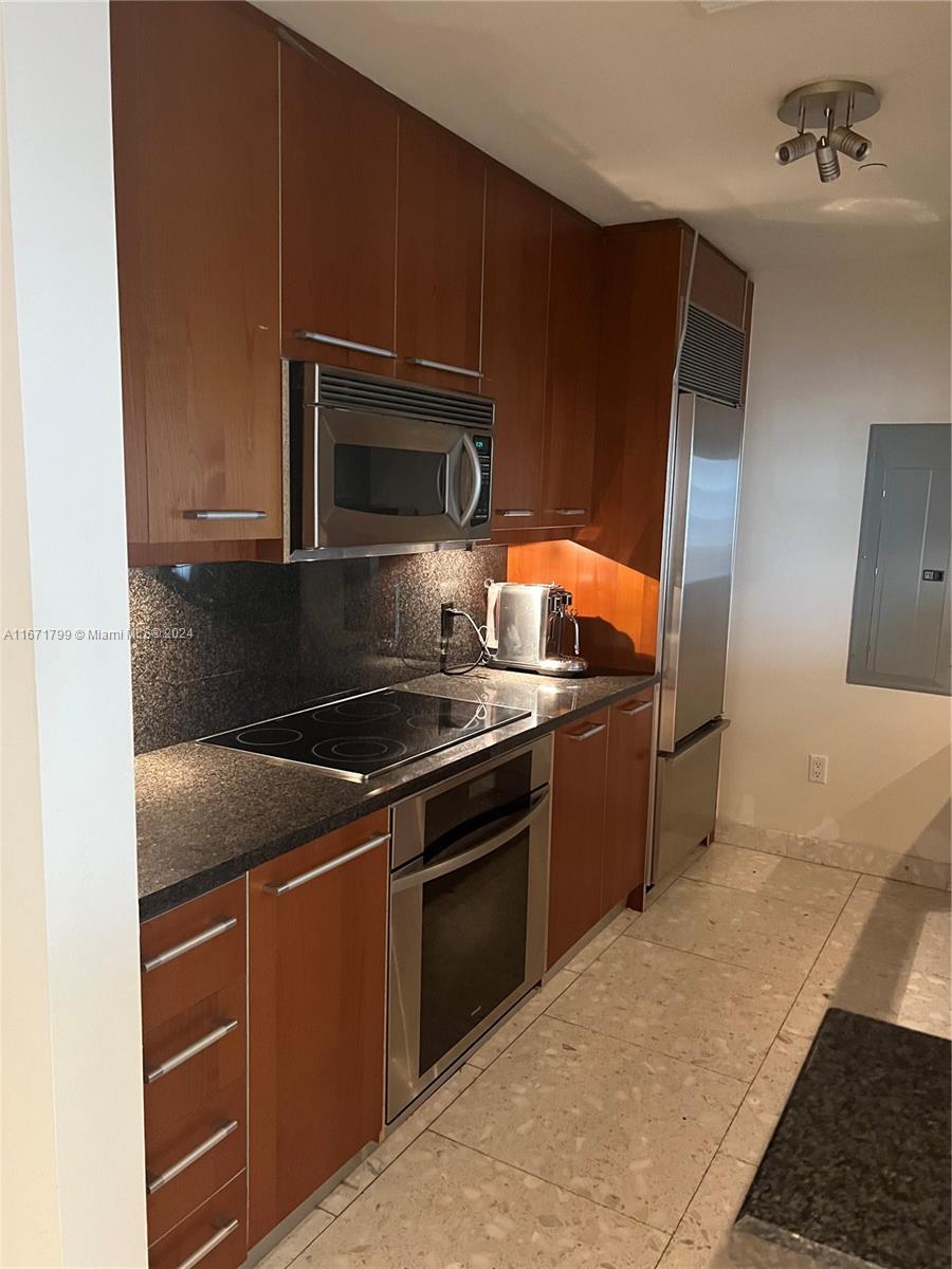 901 Brickell Key Blvd #1502, Miami FL 33131