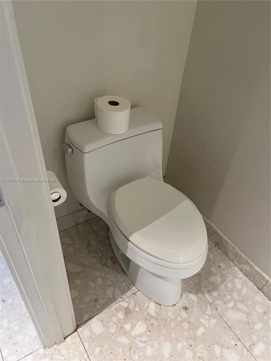 901 Brickell Key Blvd #1502, Miami FL 33131