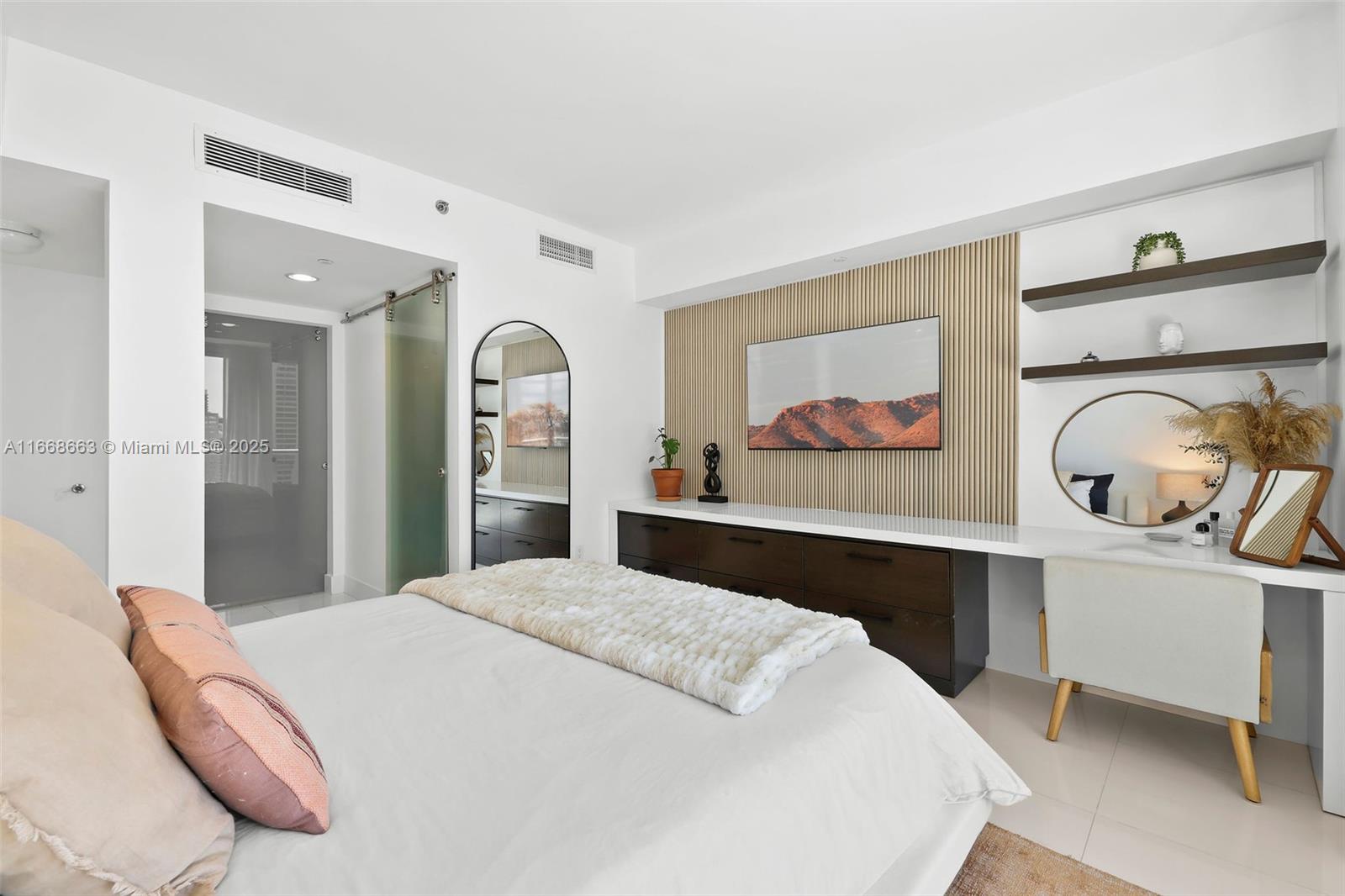 495 Brickell Ave #2905, Miami FL 33131