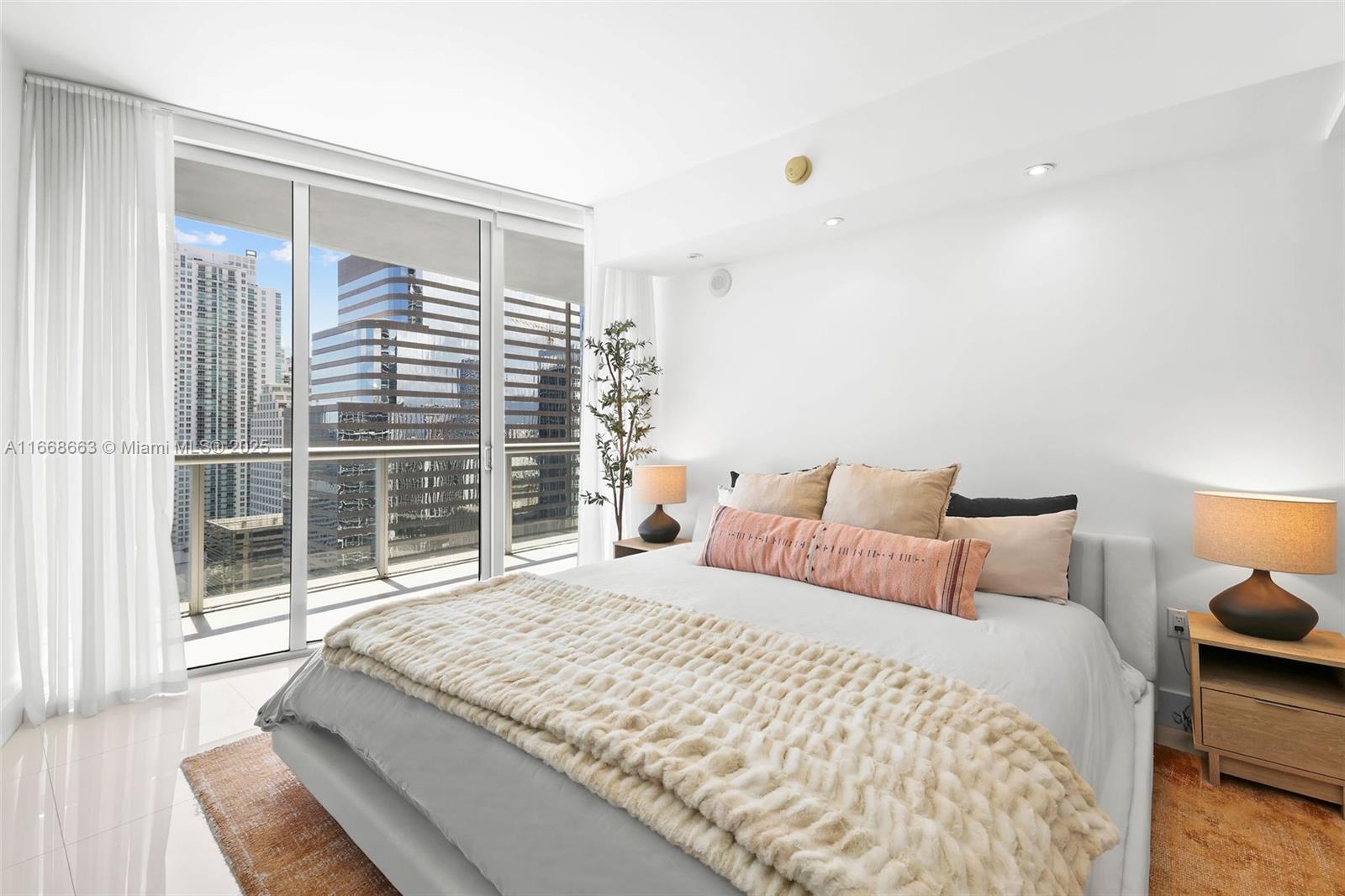 495 Brickell Ave #2905, Miami FL 33131