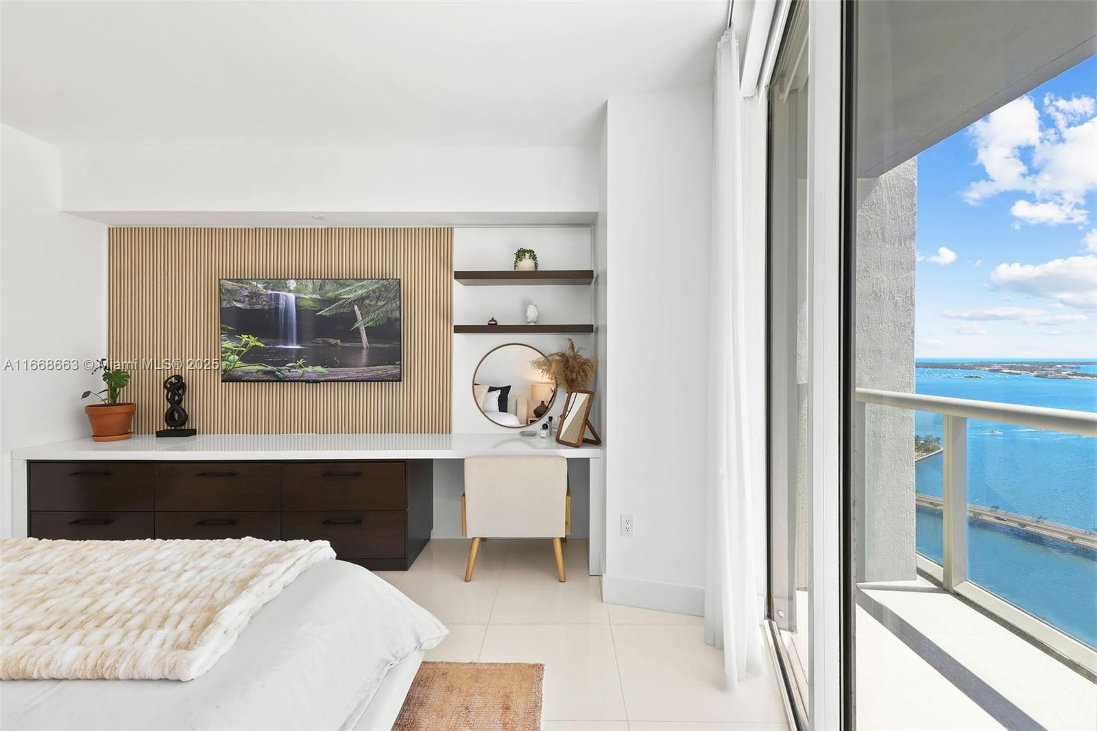 495 Brickell Ave #2905, Miami FL 33131